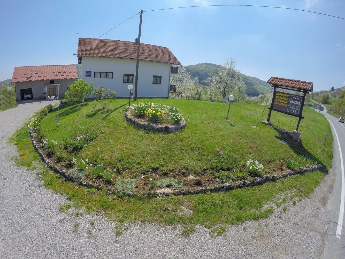 House Spehar Hotell Selište Drežničko Eksteriør bilde